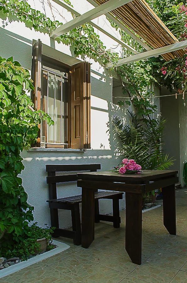 Kalypso Studios & Rooms ปาไลโอโกรา ภายนอก รูปภาพ